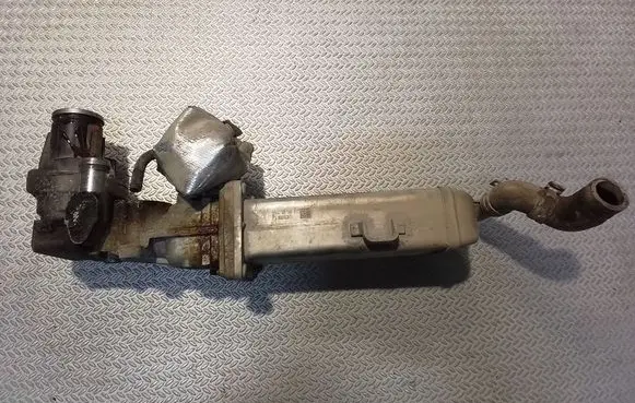 Volkswagen Caddy EGR valve 03L131512DQ