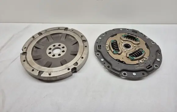 Toyota C-HR I Clutch set kit 6J030643