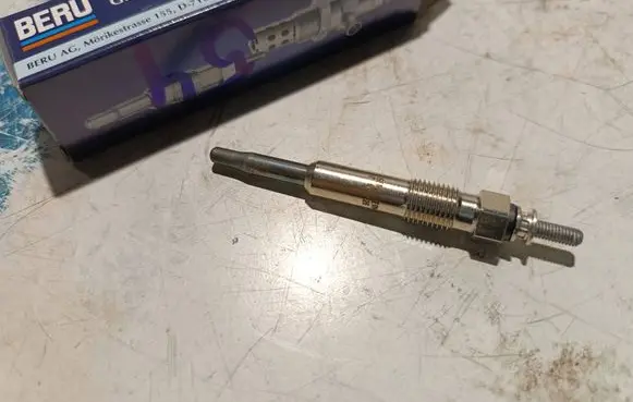 Renault Megane I Glow plug 0100226238