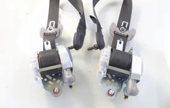 Hyundai i40 Front seatbelt