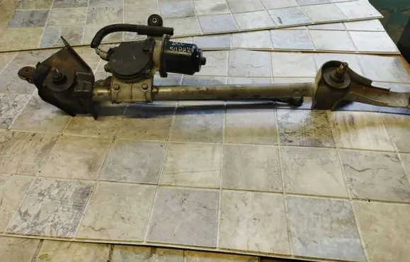 Subaru Outback Front wiper linkage and motor