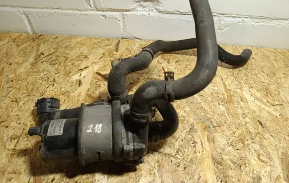 Mercedes-Benz CLS C218 X218 Electric auxiliary coolant/water pump A0005000386