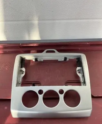 Ford Focus Radio/GPS head unit trim 4M5118522