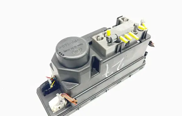 Mercedes-Benz E W210 Central locking vacuum pump 2108002848