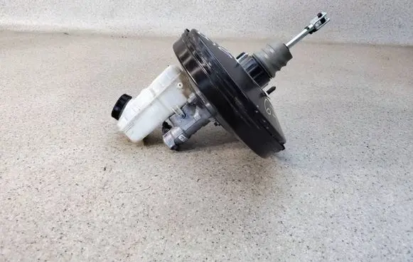 Dacia Dokker Brake booster 472107999R35 472107999R