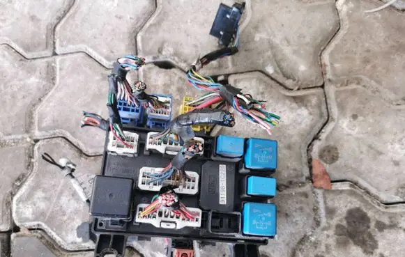 Hyundai Getz Fuse module 911981C220