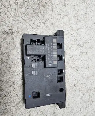 Mercedes-Benz C W203 Door control unit/module 2038205626 351324
