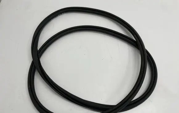 Volvo XC40 Rear door rubber seal (on body) 