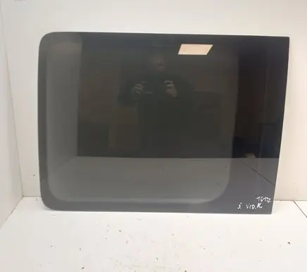 Volkswagen Caddy Side middle window/glass 43R001583