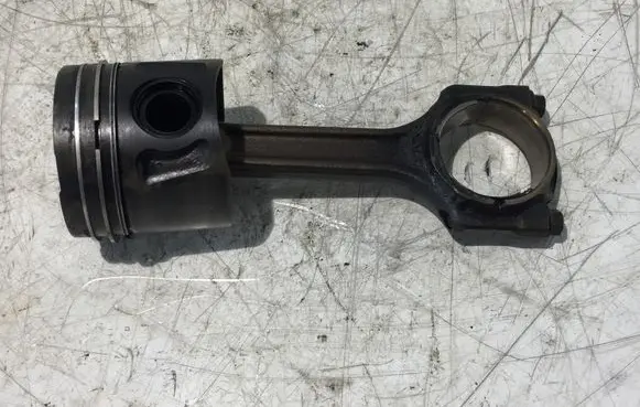 Fiat Doblo Piston with connecting rod 55212090