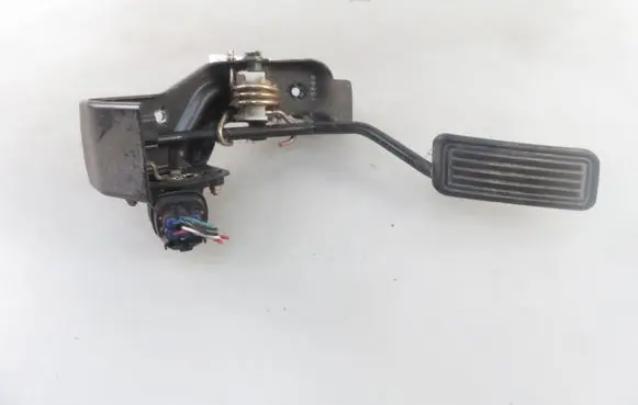 Toyota Corolla Verso E121 Accelerator throttle pedal 1983003010 8928147018