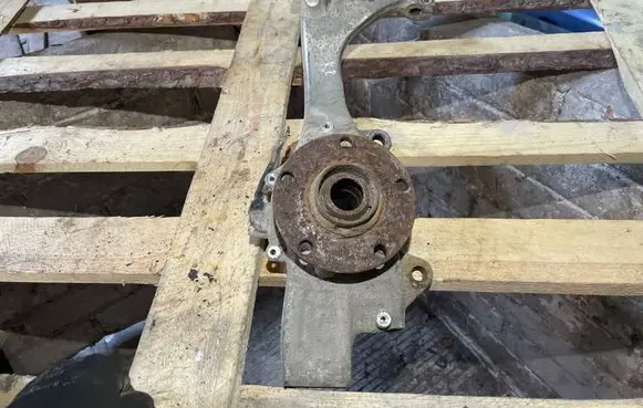 Audi A6 S6 C5 4B Front wheel hub spindle knuckle