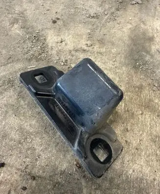 Nissan NV400 Sliding door middle rail 824766422R
