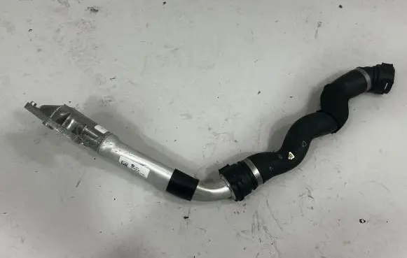 BMW 5 G30 G31 Engine coolant pipe/hose 8630023 8602638