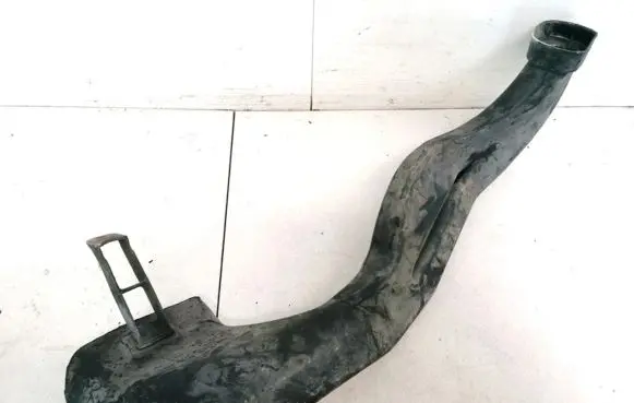 Chevrolet Orlando Air intake hose/pipe 631048618 13307080