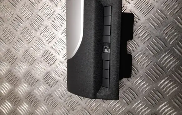 Opel Vivaro Other switches/knobs/shifts 9808215677