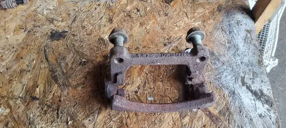 Volkswagen Transporter - Caravelle T5 Brake caliper pad carrier rear 