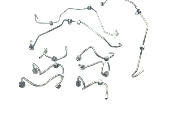 Maserati Ghibli Fuel injector supply line/pipe 