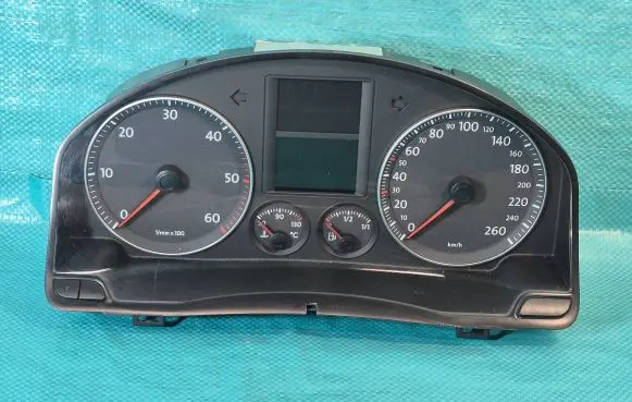 Volkswagen Golf V Speedometer (instrument cluster) 1K0920850L V3554110 VWZ7Z0D9182225