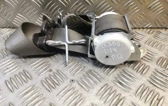 Jaguar XF X250 Front seatbelt 9X23F611B08