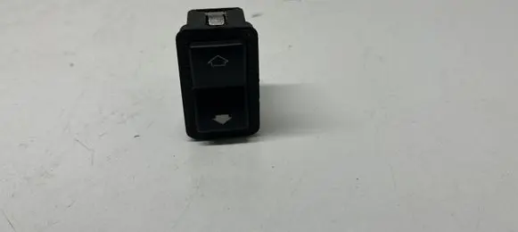 BMW 5 E39 Electric window control switch 8368974