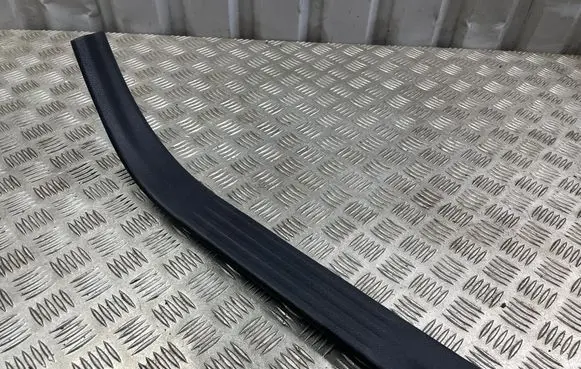 Nissan Navara D23 Rear sill trim cover 769B64KJ1A