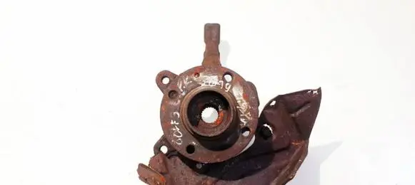 Volkswagen Golf III Front wheel hub