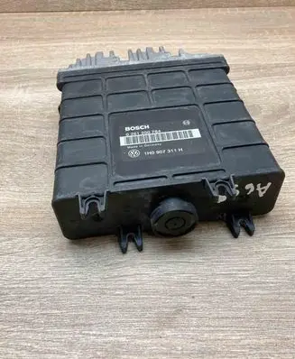 Volkswagen Golf III Engine control unit/module ECU 1H0907311H 0261200784