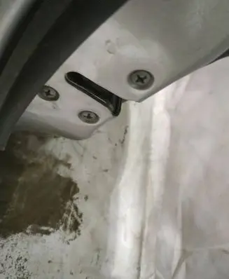 Nissan Note (E11) Front door lock