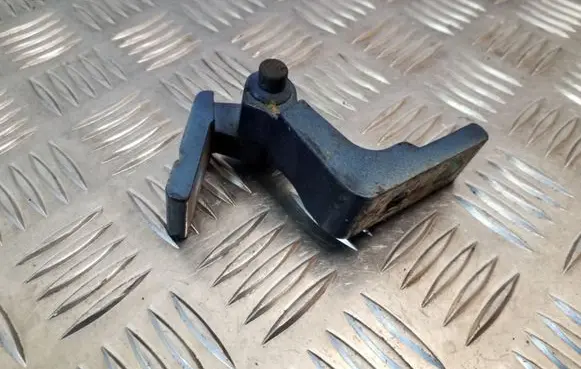 Seat Toledo II (1M) Front door upper hinge