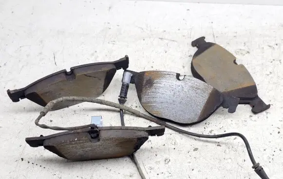 BMW 5 GT F07 Brake pads (front) 693327