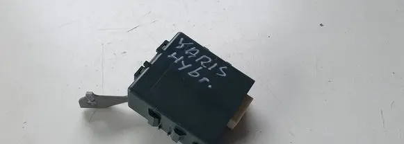 Toyota Yaris Door control unit/module