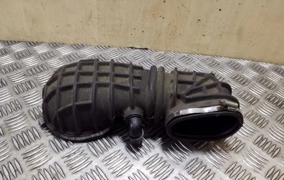 Audi 100 S4 C4 Air intake duct part 054133357B