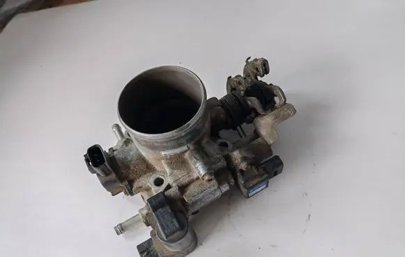 Subaru Forester SF Throttle body valve RTR60355