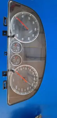 Volkswagen Touran I Speedometer (instrument cluster) 1t0920872