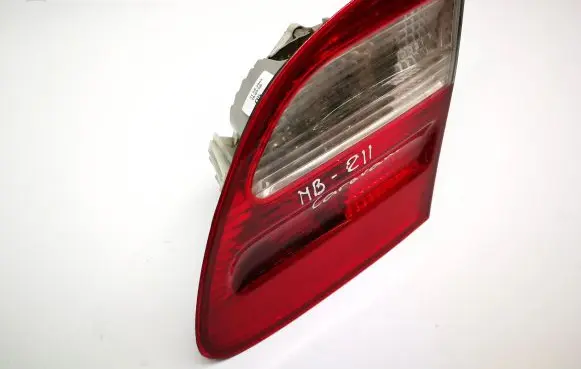Mercedes-Benz E W211 Tailgate rear/tail lights A2118201464