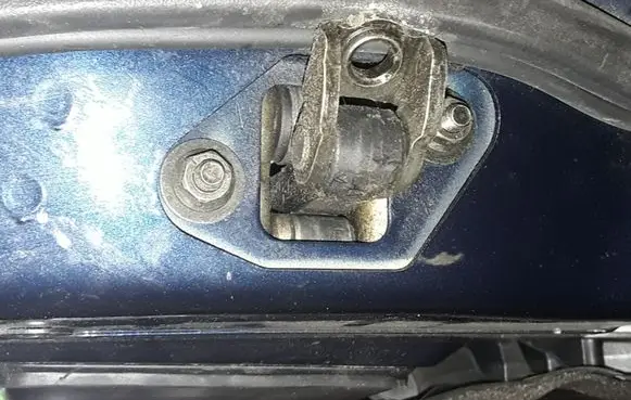 Volvo S60 Front door check strap stopper