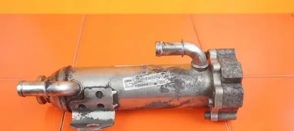 Volvo XC90 EGR valve cooler 8801828 D5244T18