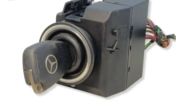 Mercedes-Benz CLK A209 C209 Ignition lock 2095453308 33002428 33002429