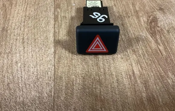 Audi A4 S4 B7 8E 8H Hazard light switch 8E0941509