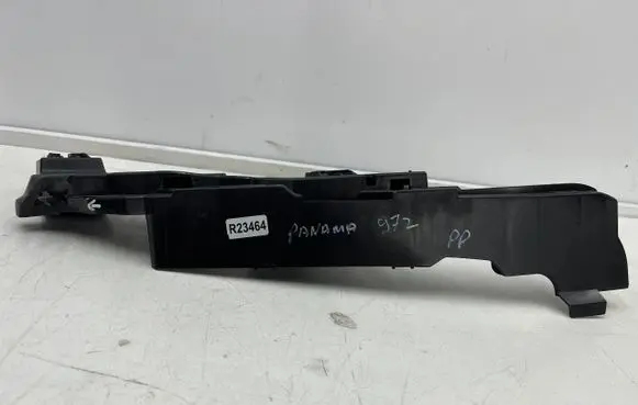 Porsche Panamera (976) Front bumper mounting bracket 976807348A