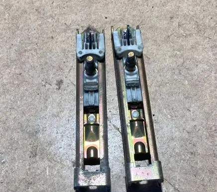 Mercedes-Benz E W124 Seat belt adjustment rail 1248600088 41450807