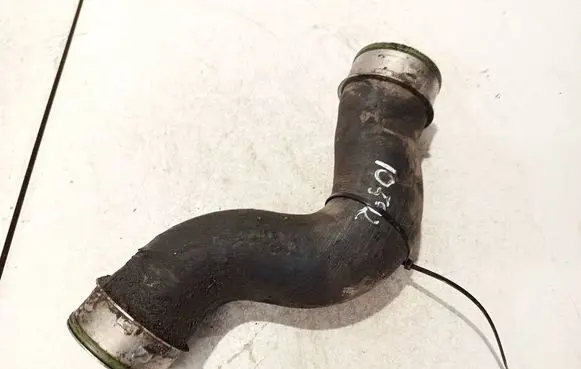 Skoda Octavia Mk2 (1Z) Intercooler hose/pipe 1k0145832