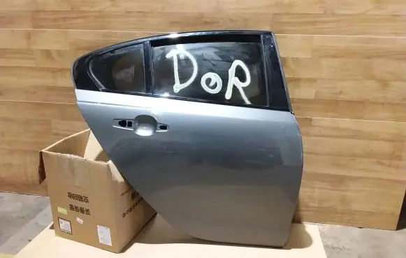Jaguar XE Rear door