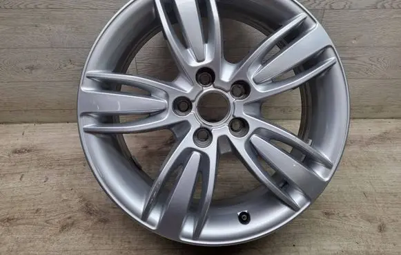 Audi Q3 8U R17 alloy rim 8U0601025E