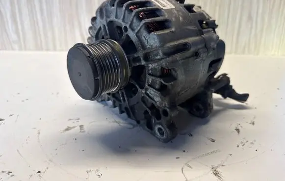 Volkswagen PASSAT B7 Generator/alternator C608426A 180528 178521