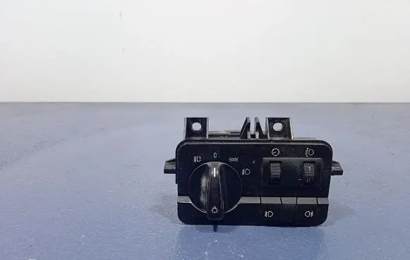 BMW X3 E83 Light switch 6919830