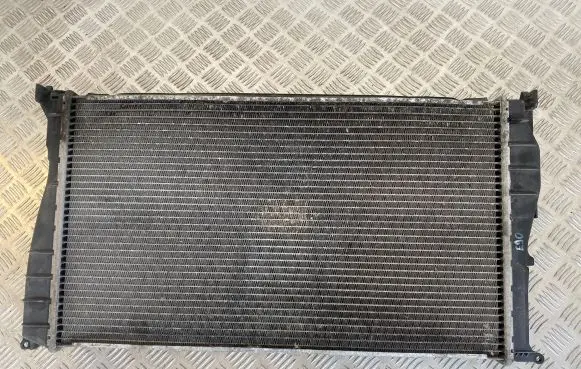 BMW 3 E90 E91 Coolant radiator 7788903 3052883 3094174