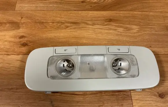 Volkswagen PASSAT B6 Rear seat light 947291