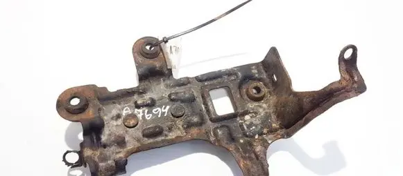 Dodge Caliber Engine mounting bracket